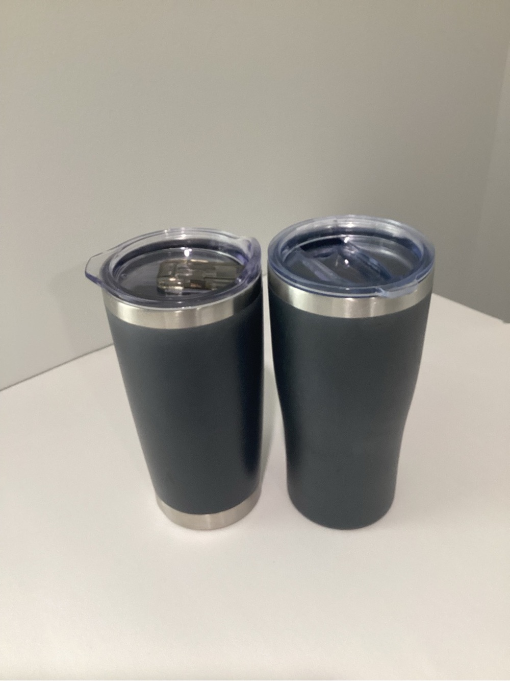 2-Pack Dark Gray Insulated Travel Tumblers with Clear Lids